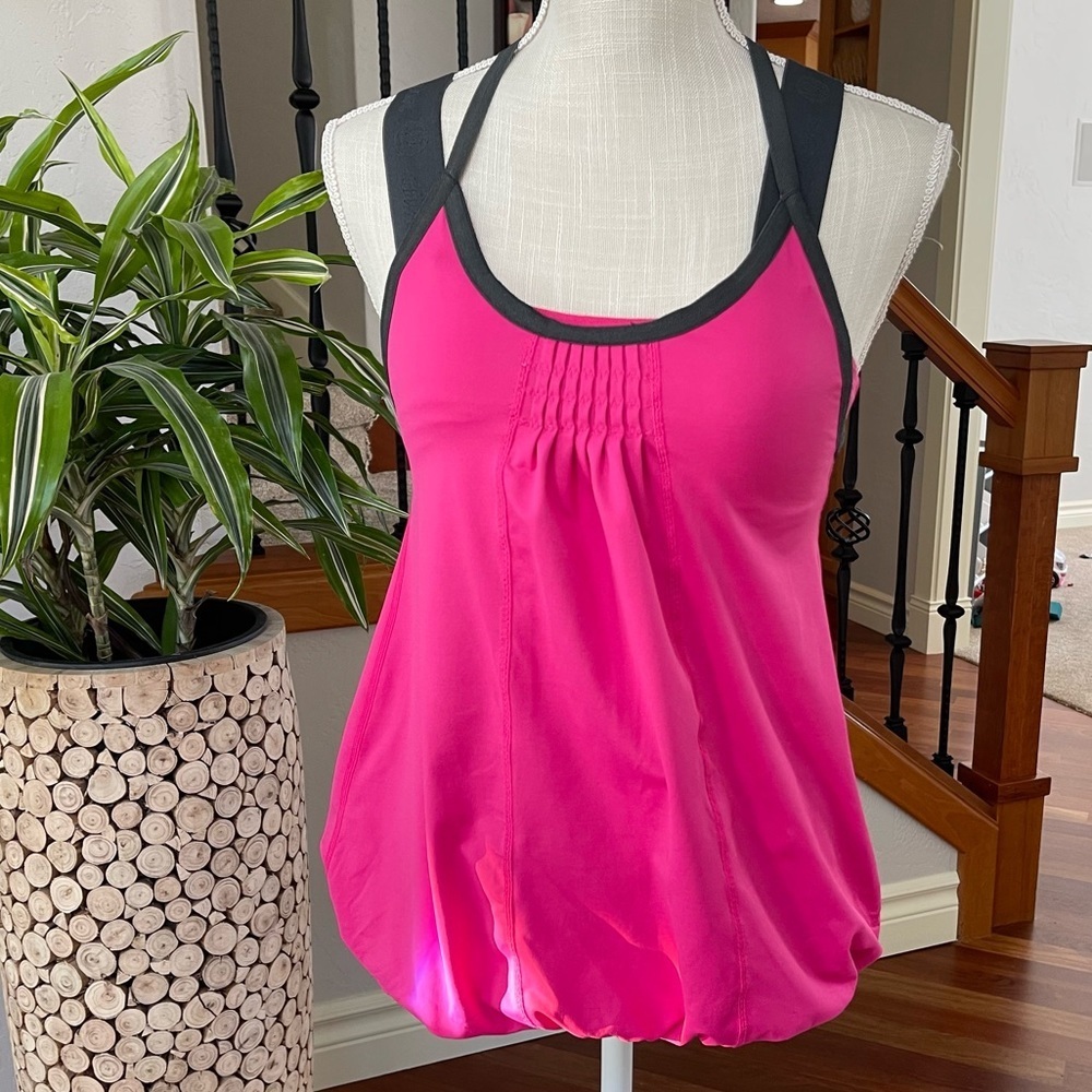 Lululemon Pink Active Tank Top with Ruched Detail Size: 4‎